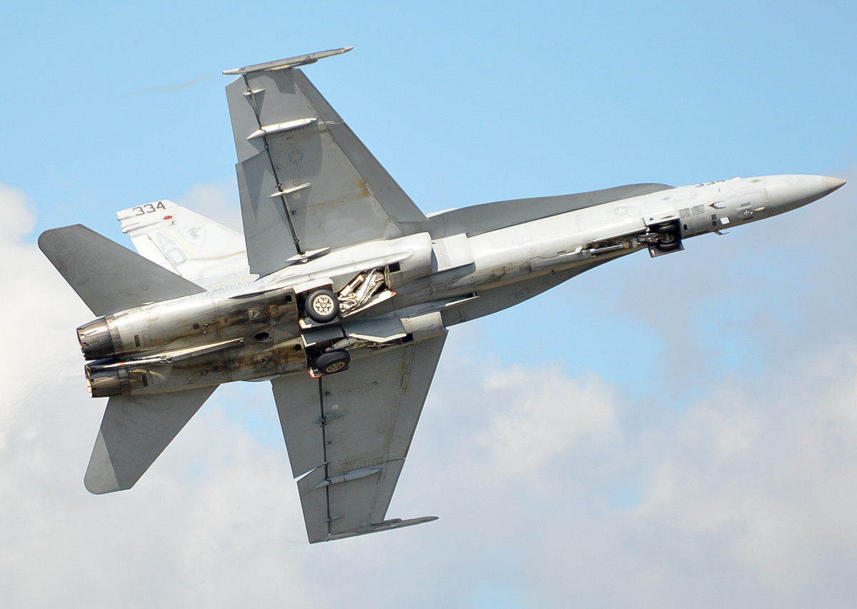 Military - Fighter - F-18A Hornet - 2015 09 - Ocean - 113